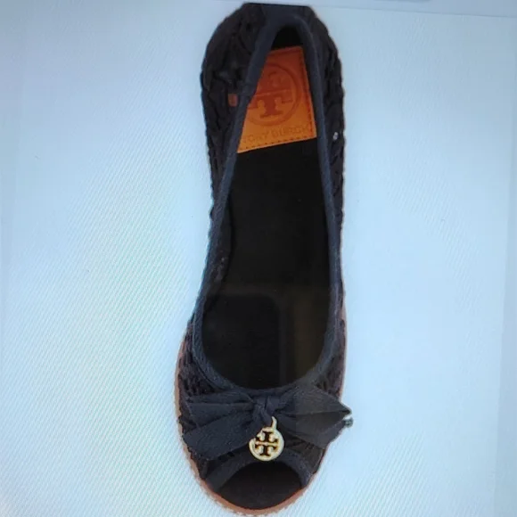 TORY BURCH JACKIE BLACK LACE CROCHET ESPADRILLE WEDGE GOLD LOGO WOMEN'S SIZE 8 - Picture 12 of 14